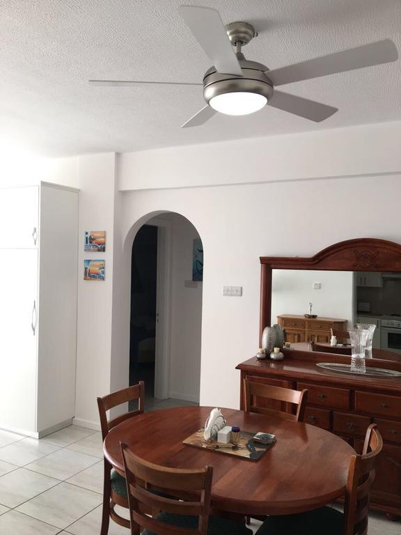 Kings Palace - Modern Penthouse With Incredible Sea Views Paphos Extérieur photo